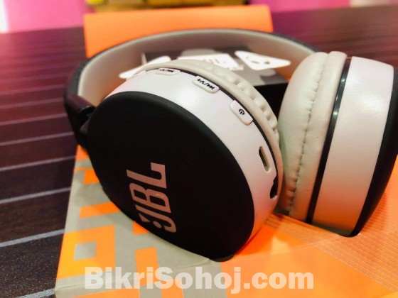 Jbl blutooth headphone.